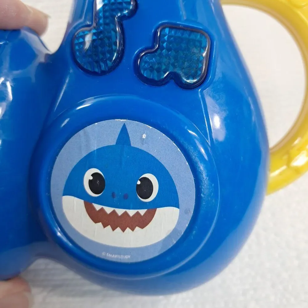 Pinkfong Baby Shark Lights N' Sounds‎ Saxophone blue toy instrument kids toddler